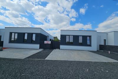 Duplex cu 4 camere cu Teren 350 Mp în Moșnița Nouă - 1