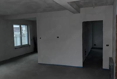 Casă cu 3 camere cu Teren 440 Mp în Central - 2