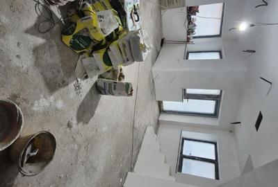 Spațiu comercial, de 280 mp, în Central - 4