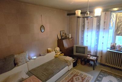 De vanzare - Apartament Metrou Costin Georgian - 3