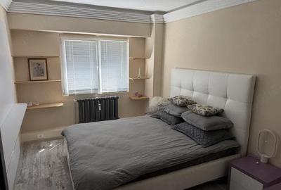 Apartament cu 4 camere decomandat în Capitol - 1