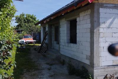 Casă cu Teren 560 Mp în Ghindeni - 2