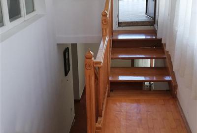 Casă cu 5 camere cu Teren 4500 Mp în Lerești - 4