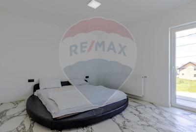 Casă cu 4 camere cu Canalizare în Fântânele - 5