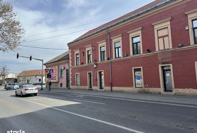 Spațiu comercial, de 75 mp, în Complex Studențesc