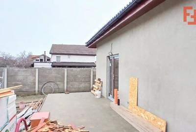 Duplex cu 3 camere cu Canalizare în Sânmihaiu Român - 9