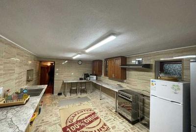 Casă cu 4 camere în Castelul Peleș - 3