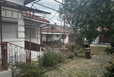 Casă cu 4 camere în Central - 1