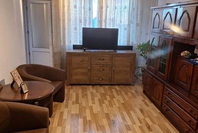 Apartament cu 3 camere decomandat în Rahova - 2