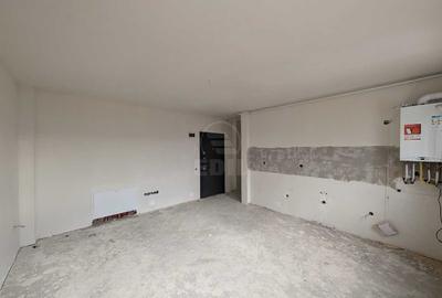 Apartament cu 3 camere semidecomandat în Florești - 2