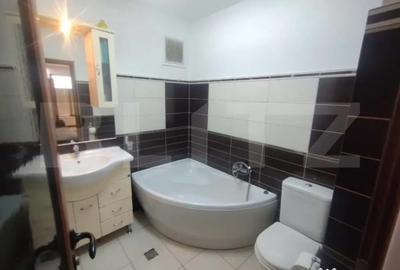Casă cu 6 camere cu Teren 322 Mp în Central - 3