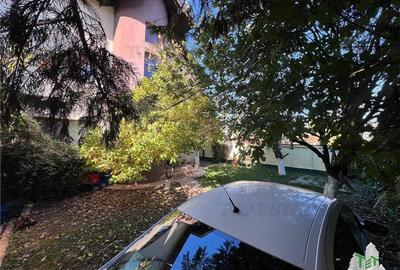 Vila individuala cuplata 6 camere P+E+M, cu incalzire pe centrala si semineu, to - 5