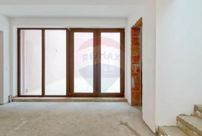 Apartament cu 4 camere semidecomandat în Schei - 11