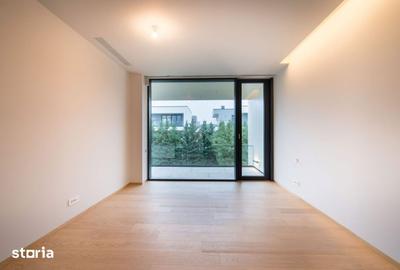Casă cu 7 camere cu Teren 800 Mp în Est - 3
