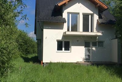 Casă cu 7 camere în Sadu - 1