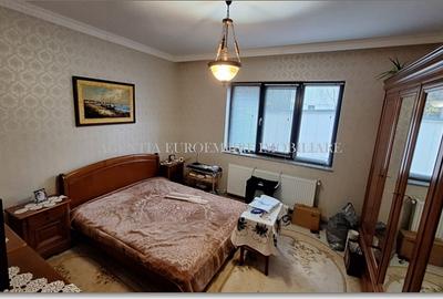 Casa de vanzare in localitatea Lazu - 7