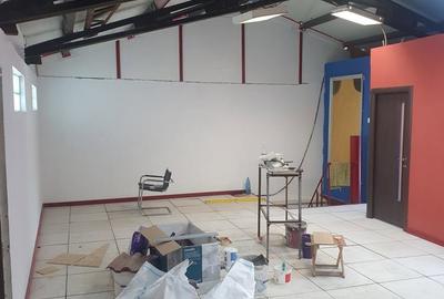 Spațiu comercial, de 160 mp, în Central - 3