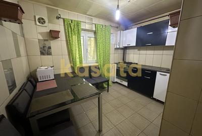 Apartament cu 4 camere decomandat în Moinești - 1
