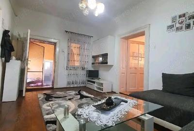 Casă cu 7 camere cu Teren 2500 Mp în Brateiu - 8