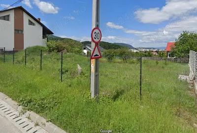 Teren de 470 mp, în Central