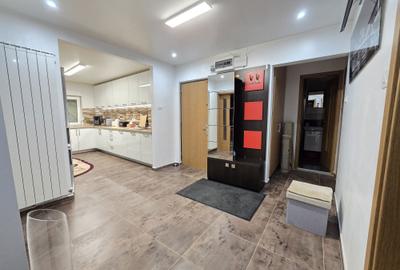 Apartament cu 4 camere decomandat în Micro IV - 6