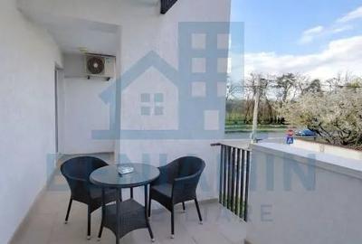 Apartament cu 3 camere semidecomandat în Central - 1