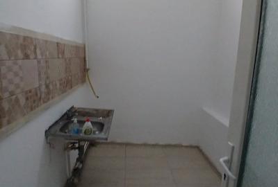 Spațiu comercial, de 150 mp, în Central - 6