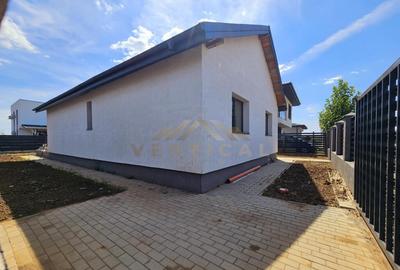 Casă cu 3 camere cu Canalizare în Berceni - 3