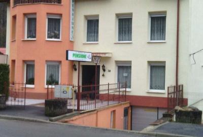 Casă cu 6 camere în Central - 1