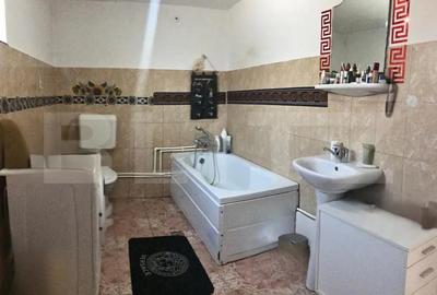Casă cu 4 camere cu Teren 1200 Mp în Central - 5