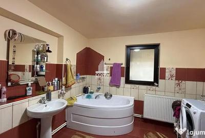 Casă cu 5 camere cu Teren 1600 Mp în Unguraș - 14