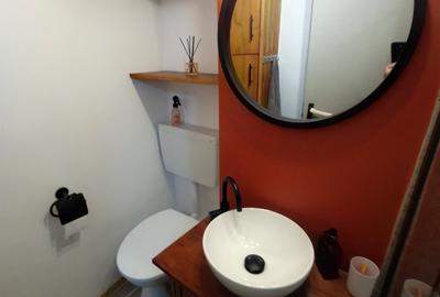 Apartament cu 2 camere nedecomandat, mobilat în Circumvalațiunii - 23