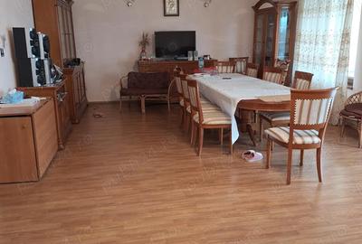 Casă cu 6 camere în Ciolpani - 9