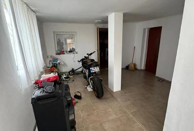 Vand casa in satul brestea - 5