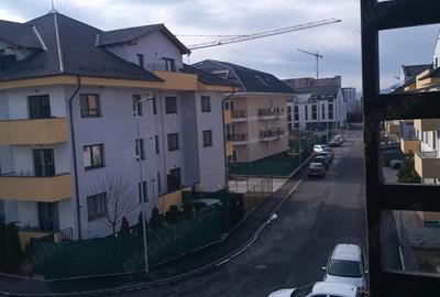 Apartament cu 2 camere decomandat în Tractorul - 3