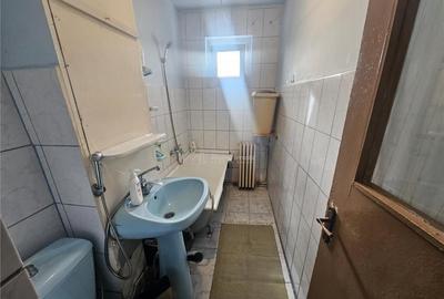 Resita, 2 Cam. Mobilat, Micro 3 - 16