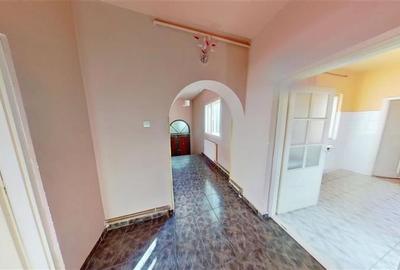Apartament in casa:recomandat locuinta sau business, Garii -Tractorul, Brasov. - 2