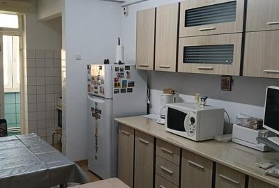 Apartament cu 3 camere semidecomandat în Central - 7