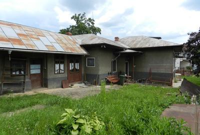 Casă cu 5 camere cu Teren 2300 Mp în Băicoi - 2