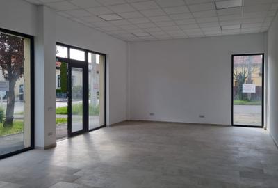 Spatiu comercial de inchiriat pretabil pentru multiple destinatii : salon de inf - 8