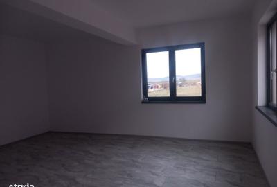 Casă cu 4 camere în Sângeorgiu de Mureș