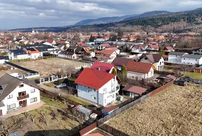 Casă cu 6 camere cu Teren 1075 Mp în Cristian - 25