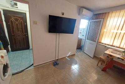 Apartament 2 camere, etaj 4/4, zona Școala 8 Constanța - 9