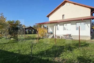 Casă cu 5 camere cu Teren 1300 Mp în Valea - 1