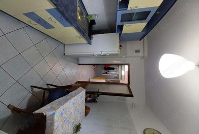 Apartament cu 4 camere decomandat în Central - 2