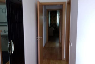 Apartament cu 4 camere decomandat în Călărași - 14