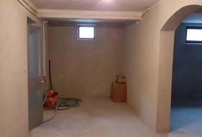 Casă cu Teren 601 Mp în Central