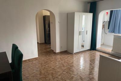 Apartament cu 4 camere semidecomandat în Timpuri Noi