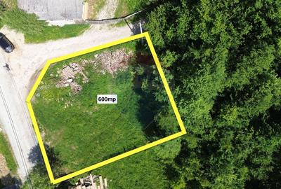 Teren de vanzare la munte cu rau in fata si priveliste superba - 5