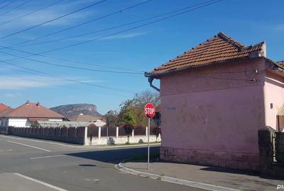 Casă cu 3 camere cu Teren 655 Mp în Central - 1